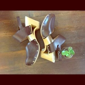 EUC Dansko “Thea” Clogs size 36, teak vintage